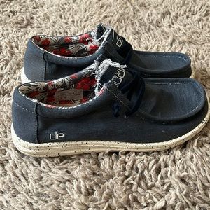 Mens size 10 lightweight hemp shoes. Brand name “hey dude” shoes dark blue